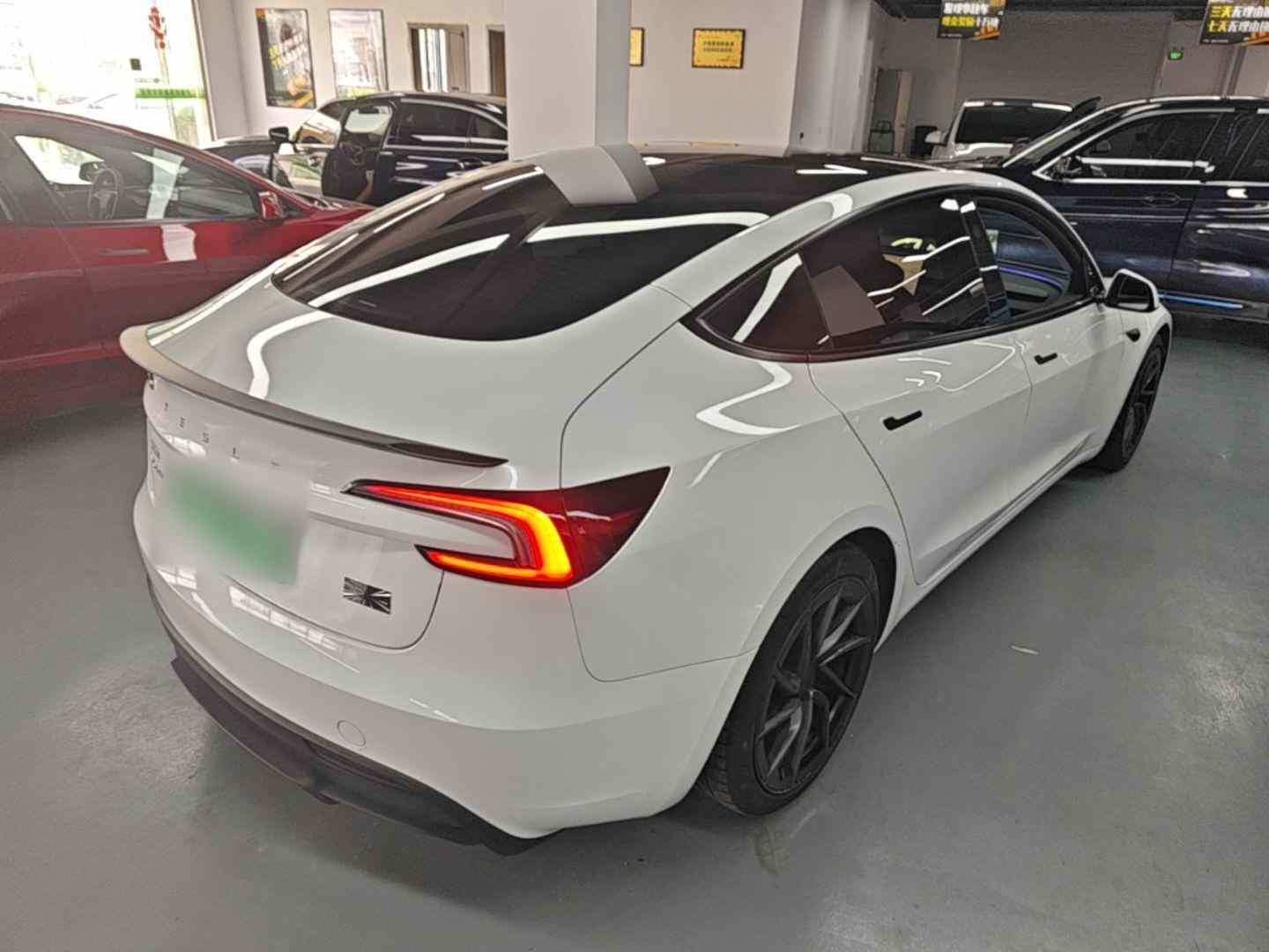 特斯拉 Model 3 2024款 高性能全轮驱动版(5)