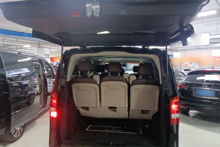 奔驰 威霆 2016款 2.0T 精英版机舱底盘23