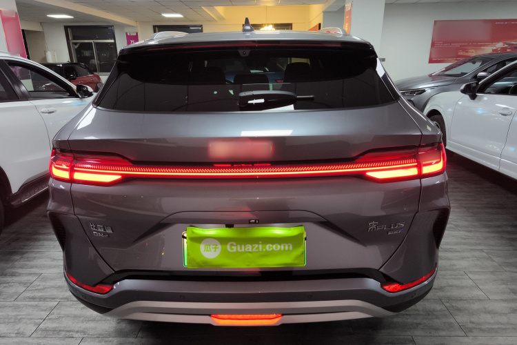 比亚迪 宋PLUS新能源 2025款 DM-i 智驾版 112KM 尊荣型车身外观6