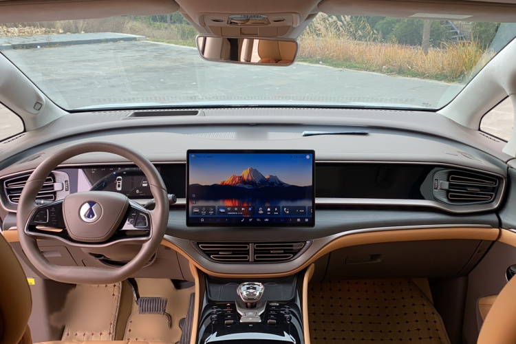 腾势D9 2022款 DM-i 970 四驱旗舰型中控内饰7002