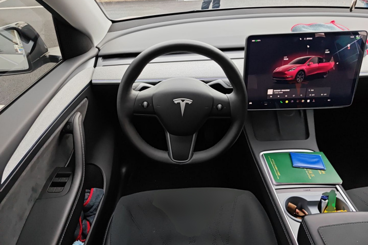 特斯拉 Model Y 2024款 后轮驱动版中控内饰13