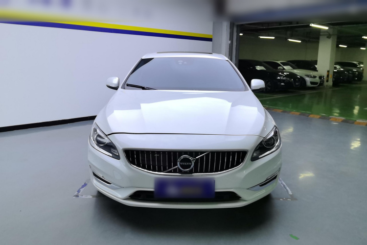 沃尔沃S60 2019款 S60L 改款 T5 智驭菁英版车身外观2
