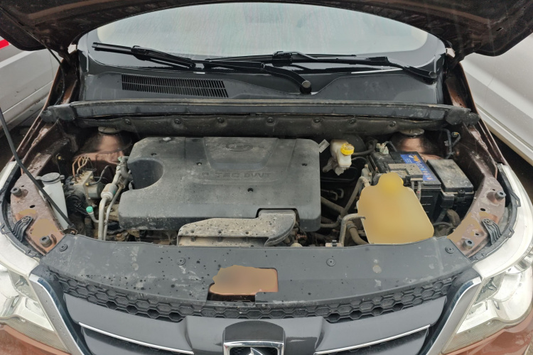 宝骏730 2014款 1.5L 手动豪华型 7座机舱底盘24