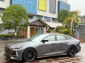 长安UNI-V 2022款 1.5T 运动版