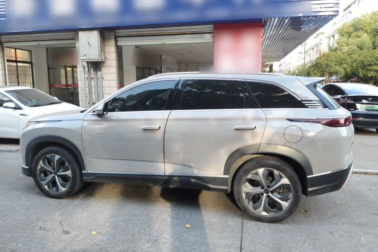 比亚迪 护卫舰07 2023款 DM-i 100KM 尊贵型车身外观4