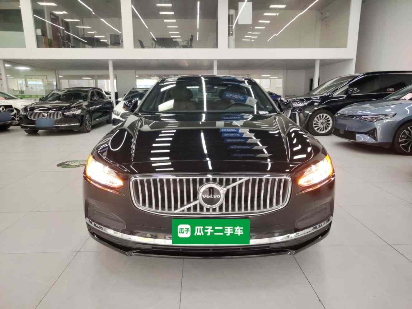 沃尔沃S90 2024款 B5 智逸豪华版(1)