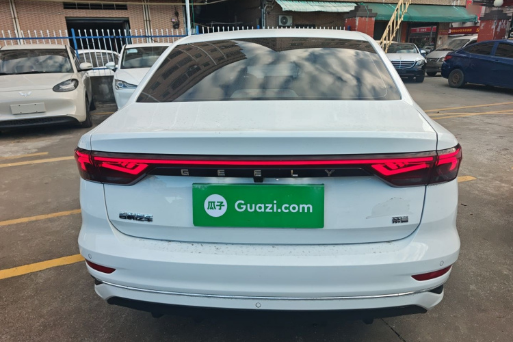 吉利汽车 帝豪 2025款 第4代 1.5L CVT旗舰型车身外观6