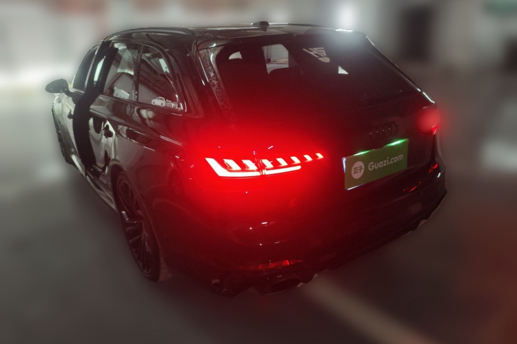奥迪RS 4 2021款 RS4 Avant 黑曜版车身外观5