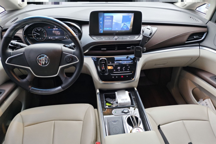 别克GL8 2022款 陆上公务舱 652T 舒适型中控内饰12
