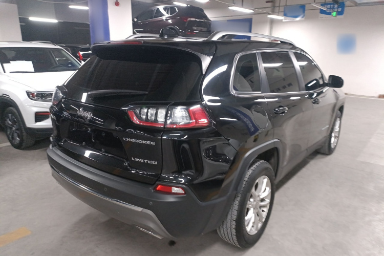 Jeep 自由光 2019款 2.0T 两驱智享版 国VI车身外观7