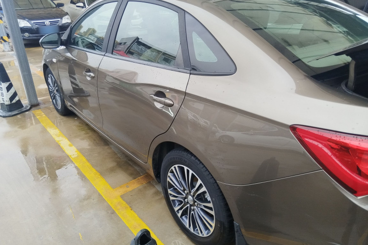 别克 英朗 2017款 18T 双离合精英型车身外观4