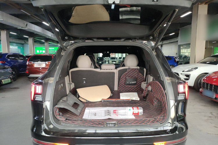 领克09 EM-P 2023款 2.0TD EM-P 远航版PM 七座局部细节23