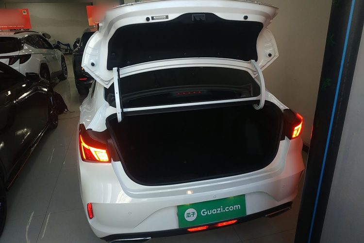 长安 逸动 2024款 PLUS 蓝鲸NE 1.4T GDI DCT高能版机舱底盘23