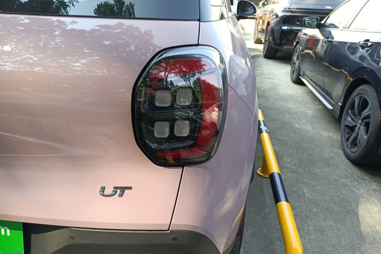 埃安 AION UT 2025款 420智享版车身外观6006