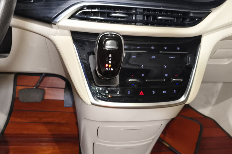 别克GL8 2020款 Avenir艾维亚 六座贤礼版局部细节18