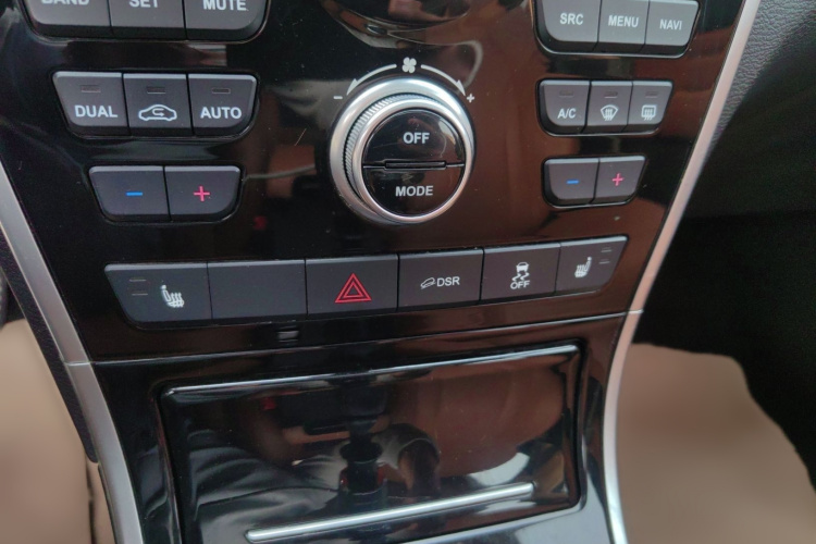 哈弗H2 2017款 红标 1.5T 手动两驱豪华型中控内饰7006