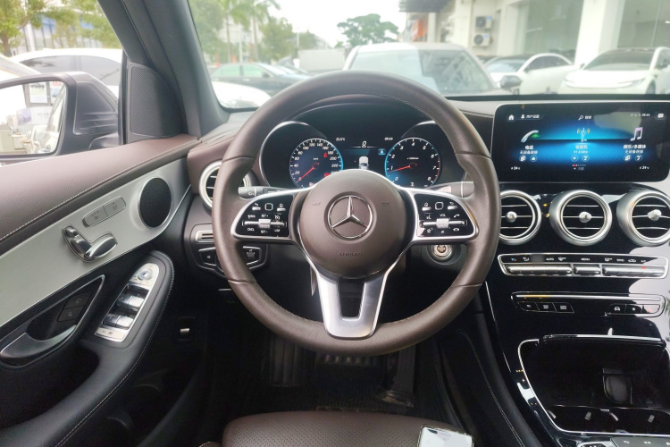 奔驰GLC 2021款 GLC 260 L 4MATIC 动感型中控内饰13