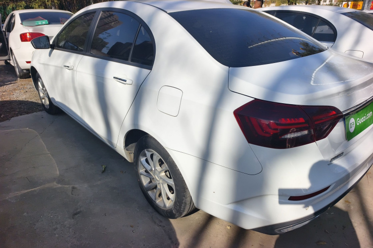 吉利汽车 帝豪 2021款 UP 1.5L CVT豪华型车身外观4