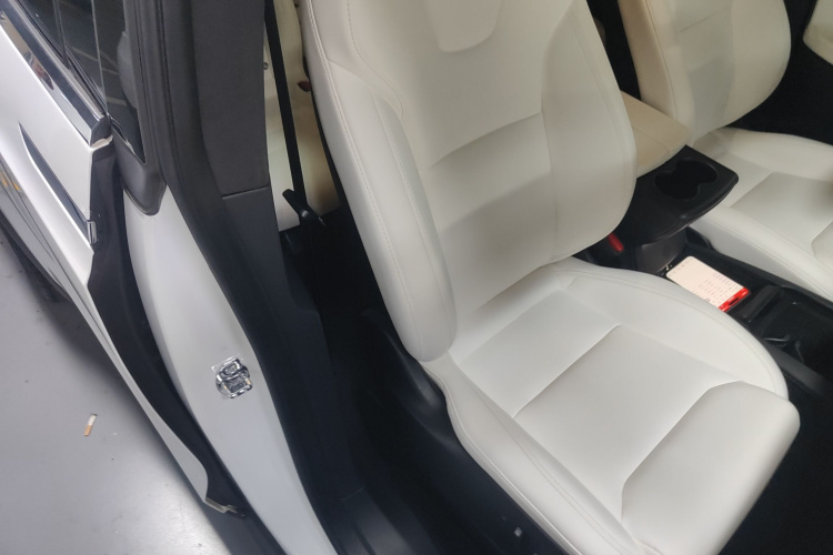 特斯拉 Model X 2019款 Performance 高性能版局部细节41