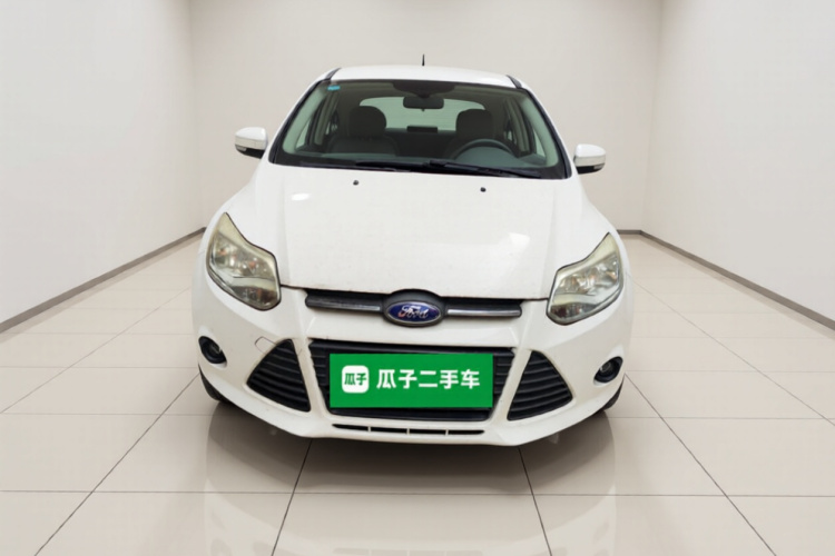 福特 福克斯 2012款 三厢 1.6L 手动舒适型车身外观2