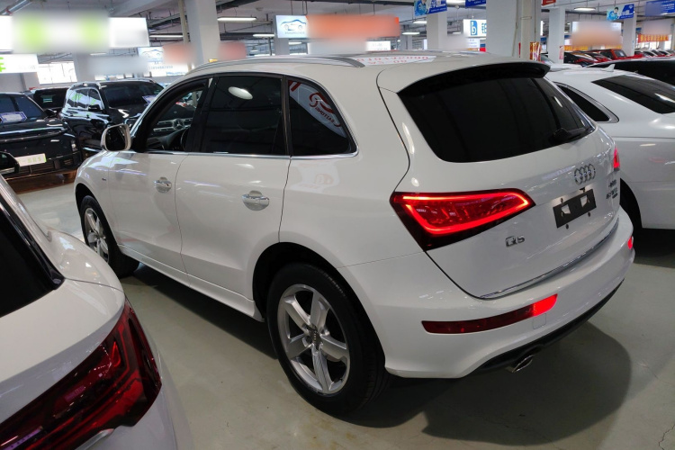 奥迪Q5 2017款 Plus 40 TFSI 进取型车身外观4