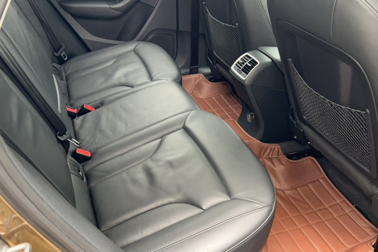 奥迪Q3 2016款 35 TFSI 典藏版 舒享型中控内饰7004