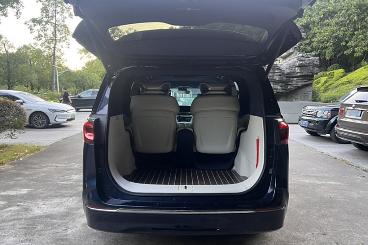 别克GL8 2020款 Avenir艾维亚 四座尊礼版局部细节23