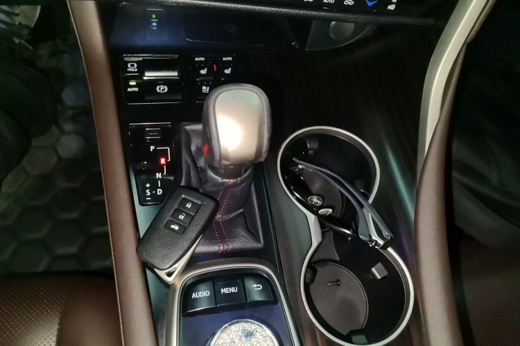 雷克萨斯RX 2016款 450h 四驱豪华版局部细节18