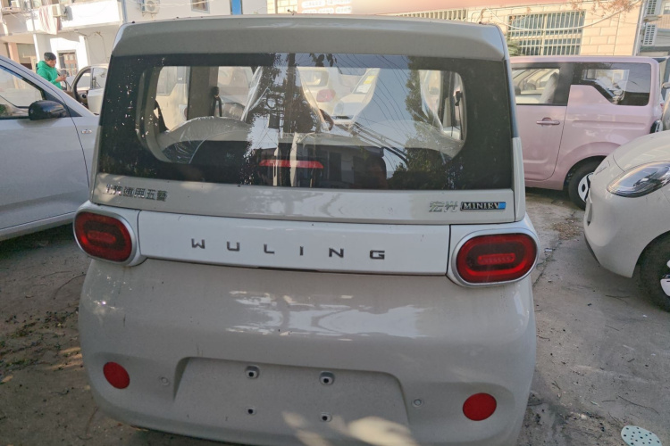 五菱汽车 宏光MINIEV 2024款 第三代 215km 青春版车身外观6