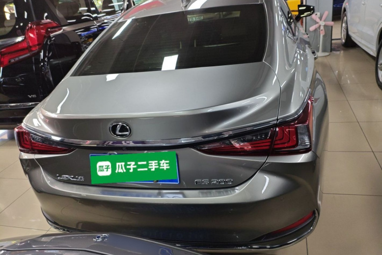 雷克萨斯ES 2021款 200 豪华版车身外观6