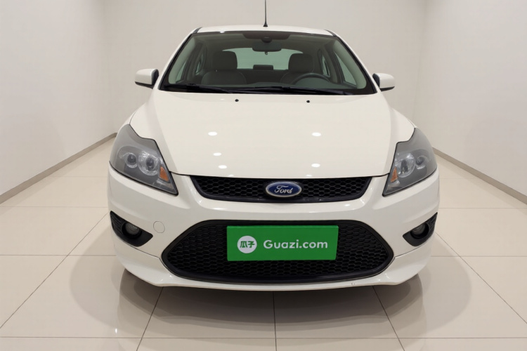 福特 福克斯 2013款 两厢经典 1.8L 自动时尚型车身外观2