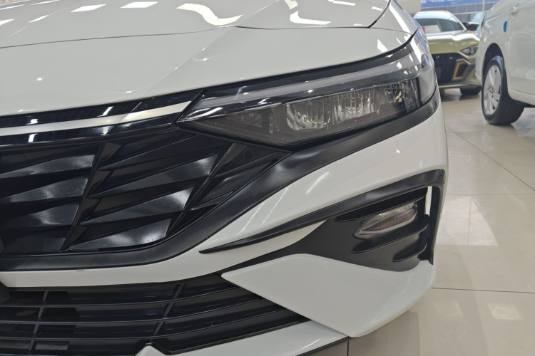 现代 伊兰特 2023款 1.5L CVT GLX精英版局部细节36