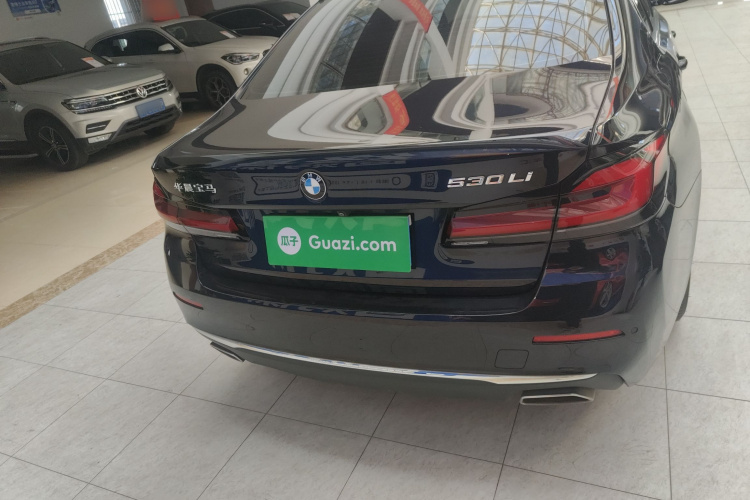 宝马5系 2021款 525Li 豪华套装车身外观6