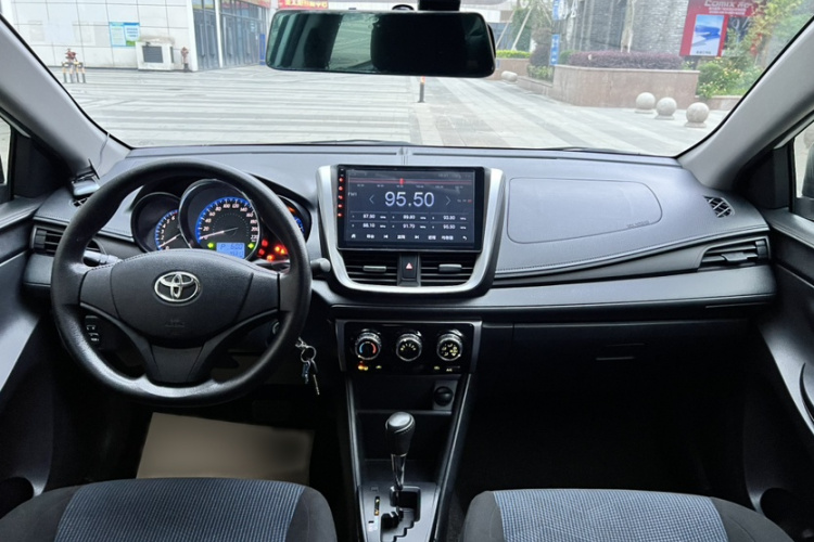 丰田 YARiS L 致享 2017款 1.5E CVT魅动版中控内饰7008