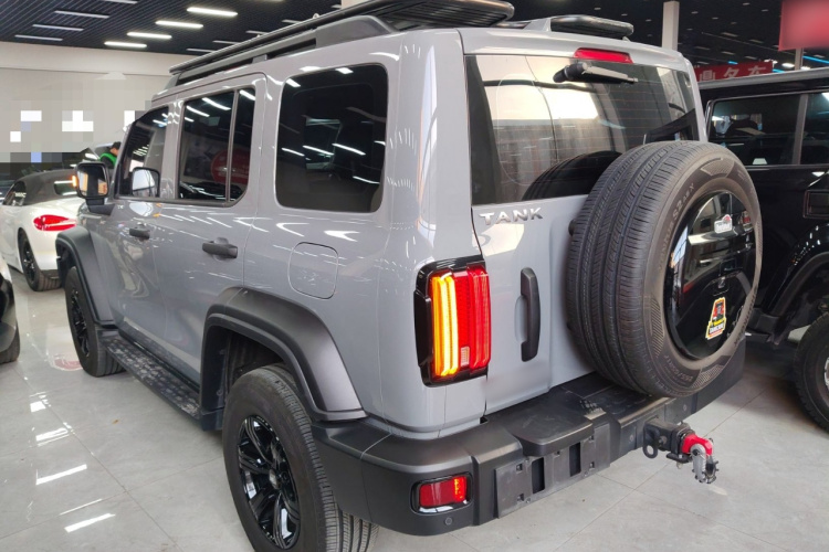 坦克300 2023款 越野版 2.0T 征服者车身外观4