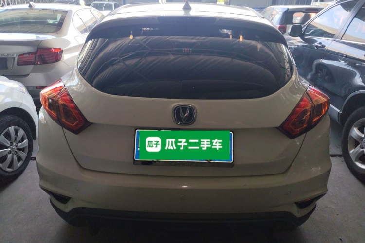 长安 逸动 2016款 XT 1.6L 自动俊酷型车身外观6