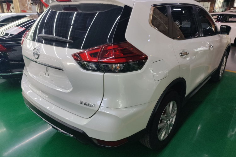 日产 奇骏 2023款 经典 2.0L 两驱智联臻享版车身外观7