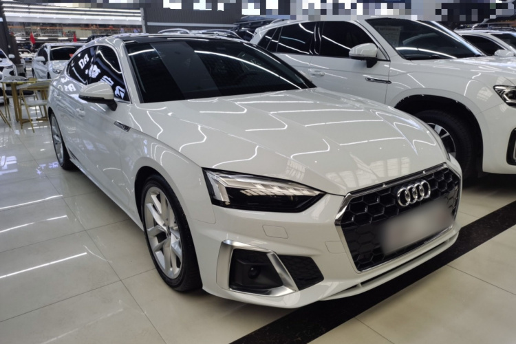 奥迪A5 2023款 Sportback 40 TFSI 时尚动感型车身外观3