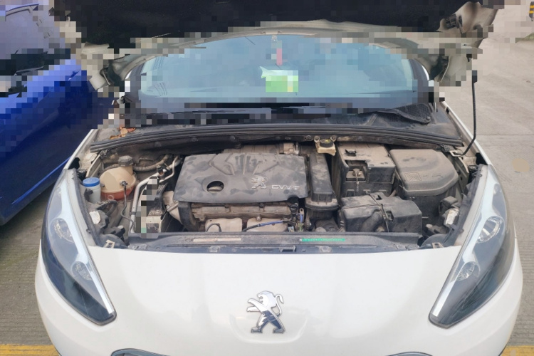 标致308 2014款 乐享版 经典 1.6L 手动风尚型机舱底盘24