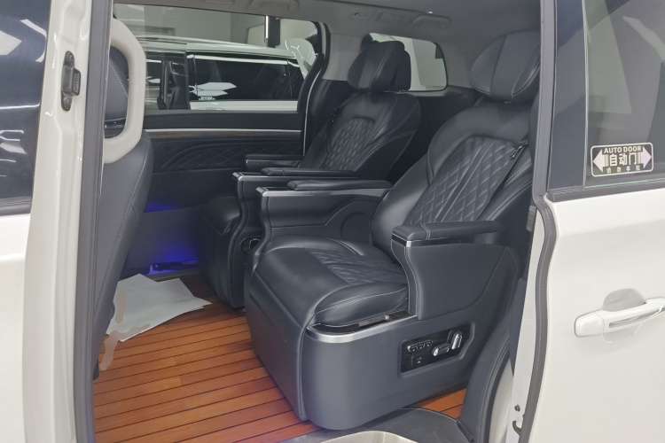 广汽传祺 传祺M8 2020款 领航款 390T 尊贵版中控内饰21