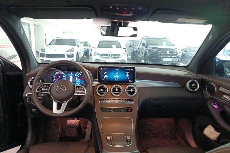 奔驰GLC 2020款 GLC 260 L 4MATIC 豪华型中控内饰12