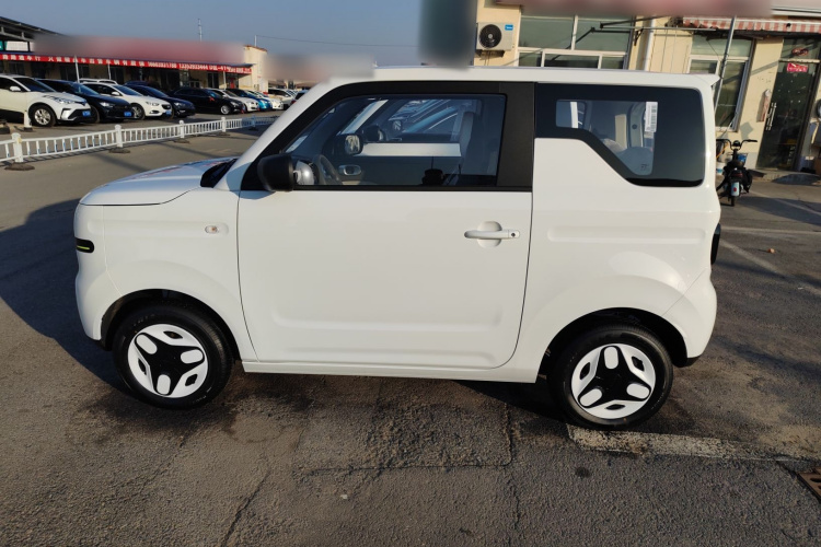 吉利银河 熊猫 2025款 210km 元气熊车身外观4