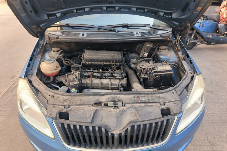 斯柯达 晶锐 2014款 1.4L 自动晶致版机舱底盘24