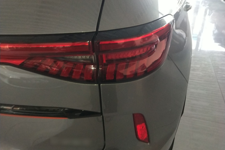 哈弗H6 2022款  第三代 1.5T 自动两驱Supreme+车身外观9