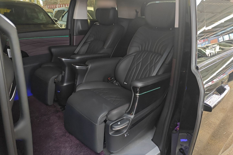 广汽传祺 传祺M8 2024款 大师系列 400T 至尊版中控内饰21