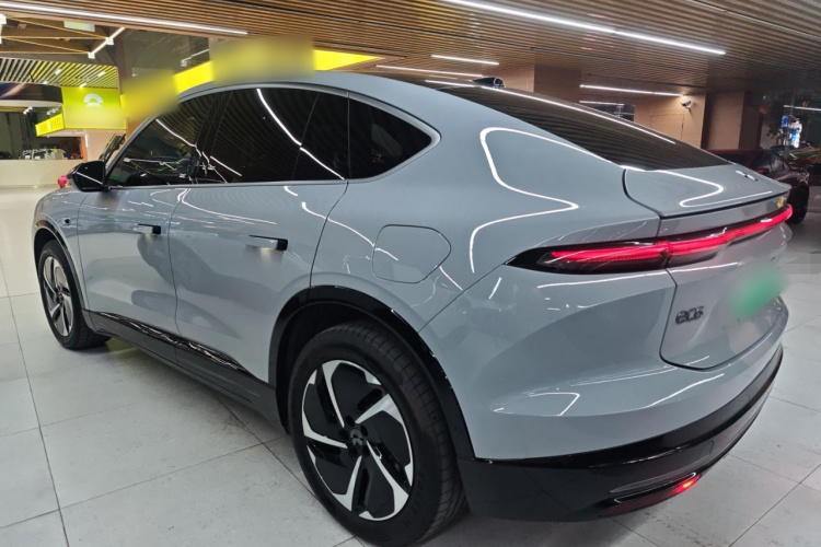 蔚来EC6 2025款 75kWh车身外观4