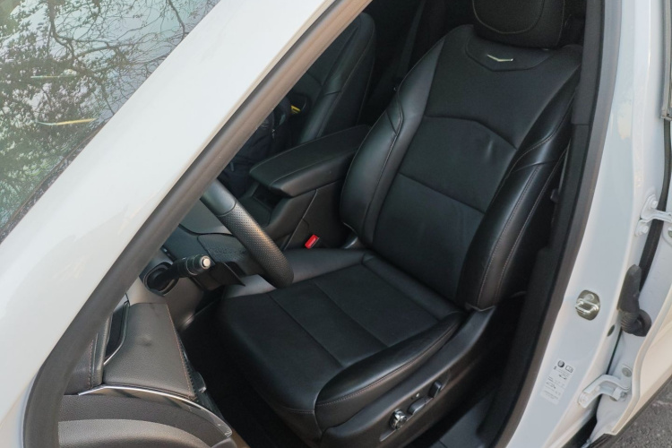 凯迪拉克XT4 2022款 28T 四驱铂金型局部细节19