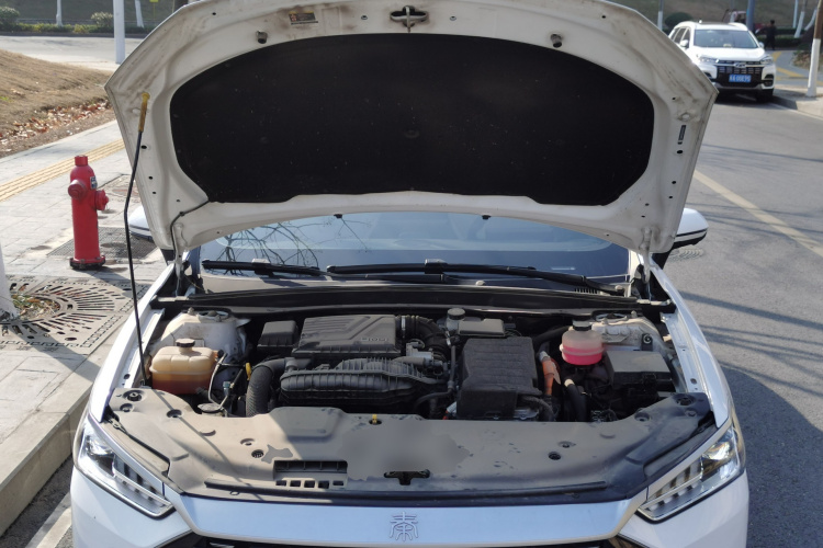 比亚迪 秦PLUS 2023款 冠军版 DM-i 55KM超越型机舱底盘24