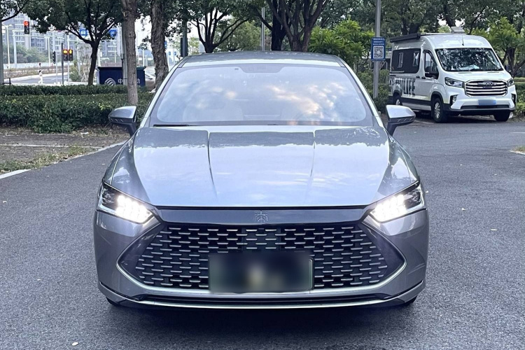 比亚迪 秦PLUS 2023款 冠军版 DM-i 55KM领先型车身外观6004