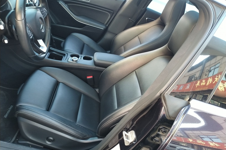 奔驰CLA 2016款 CLA 200 时尚型局部细节19